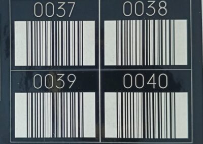 etichetta incisa laser barcode grande